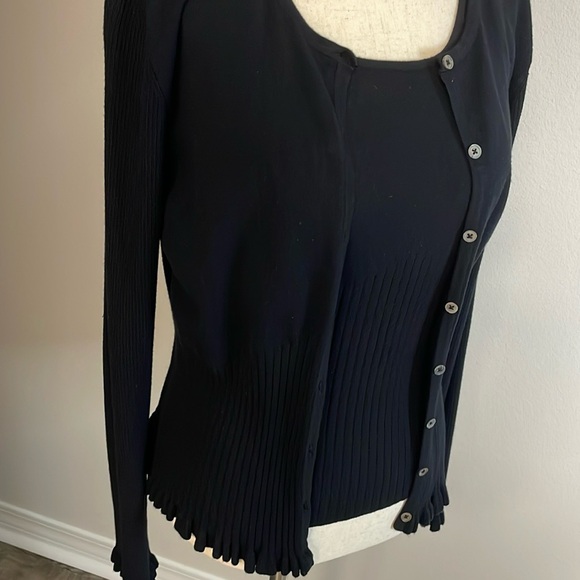 Harold’s Medium Black Two Piece Sweater Set - Picture 4 of 10